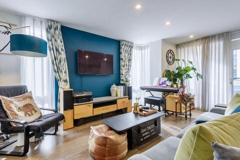 2 bedroom flat to rent, George Mathers Road, London, SE11