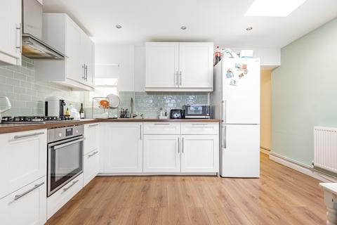 3 bedroom flat for sale, Landor Road, Clapham, London, SW9
