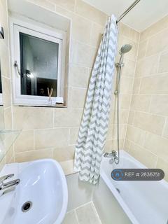 3 bedroom flat to rent, Bowes Road, London, N11
