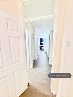 3 bedroom flat to rent, Bowes Road, London, N11