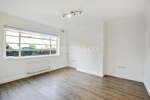 2 bedroom apartment to rent, Denison Close London N2