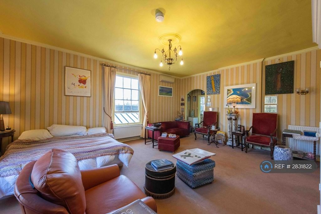 Commodore's Cabin To En Suite Bathroom