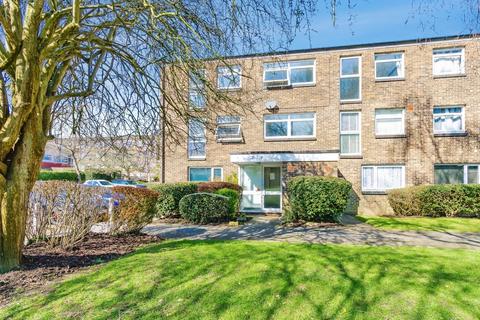 1 bedroom flat for sale, Woodpecker Mount, Pixton Way, Croydon, CR0