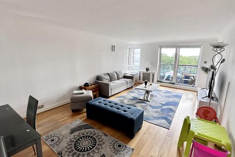 2 bedroom flat to rent, Admiral Walk, London W9