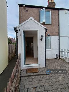 2 bedroom end of terrace house to rent, North Road, Bromley, BR1