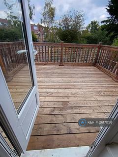 2 bedroom end of terrace house to rent, North Road, Bromley, BR1