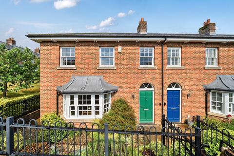 3 bedroom end of terrace house for sale, Clarendon Court, Marlborough, SN8