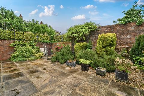 3 bedroom end of terrace house for sale, Clarendon Court, Marlborough, SN8