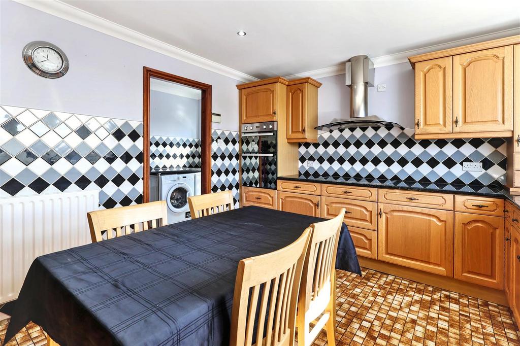 Fraser Road Carlton, Nottingham, NG4 1 NQ