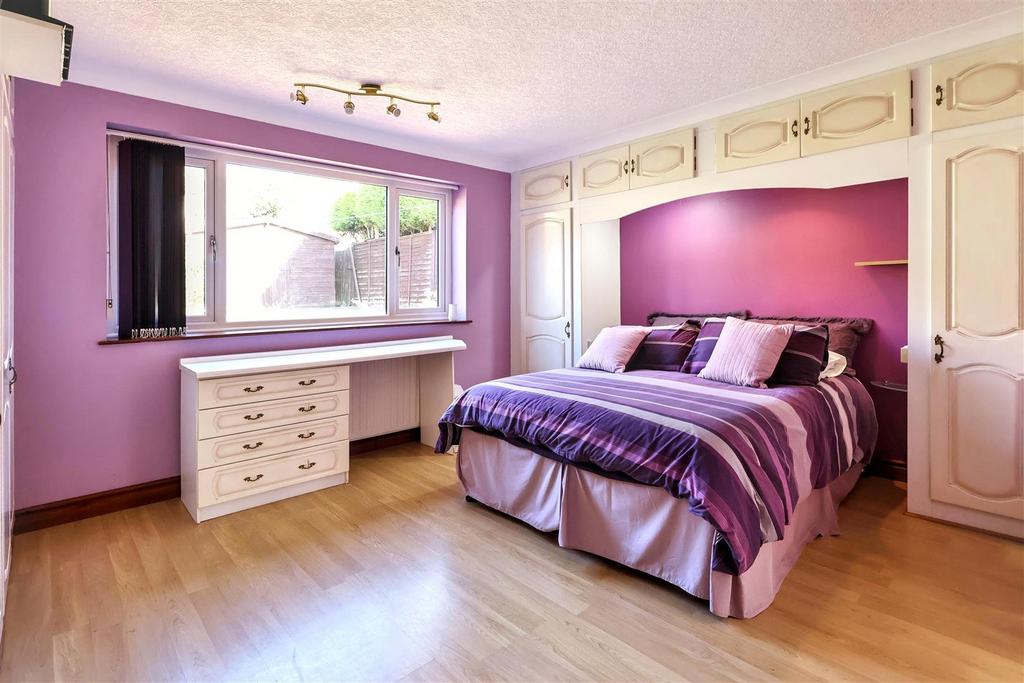 Fraser Road Carlton, Nottingham, NG4 1 NQ