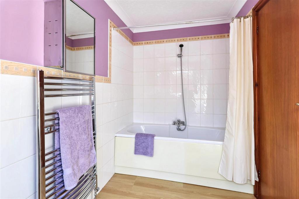 Fraser Road Carlton, Nottingham, NG4 1 NQ