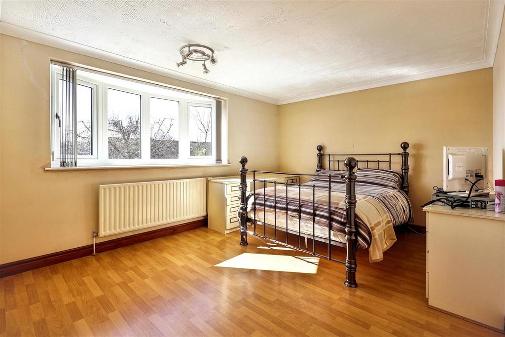 Fraser Road Carlton, Nottingham, NG4 1 NQ
