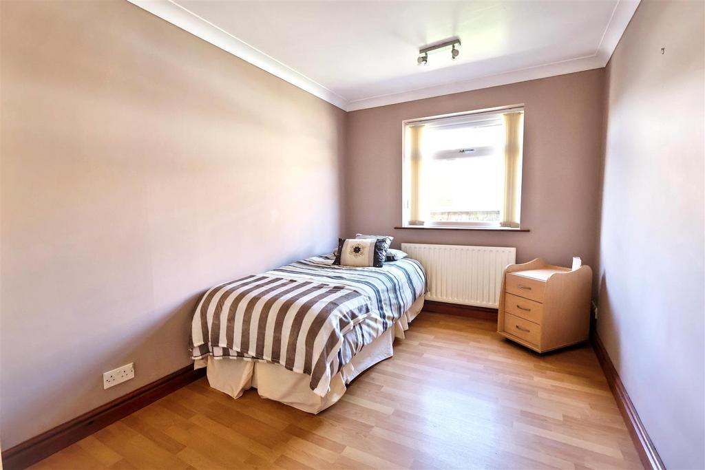 Fraser Road Carlton, Nottingham, NG4 1 NQ