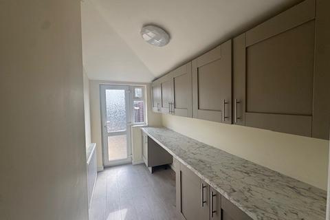 3 bedroom semi-detached house to rent, Gainford Road, BIRMINGHAM