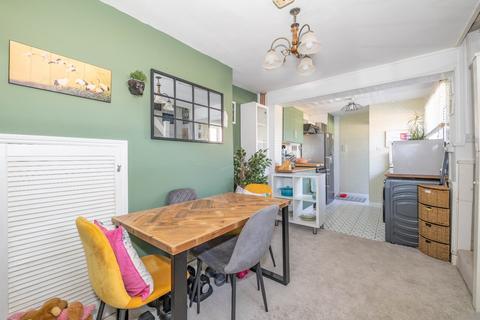 3 bedroom end of terrace house for sale, Luton Road, Faversham, Kent, ME13