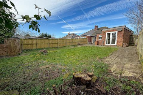 4 bedroom detached bungalow for sale, Prenton Dell Road, Prenton, CH43
