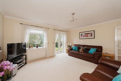 undefined, Cardinal Close, Worcester Park KT4