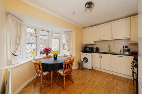 undefined, Cardinal Close, Worcester Park KT4