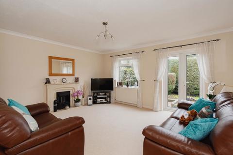 undefined, Cardinal Close, Worcester Park KT4
