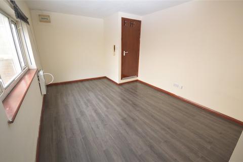 Studio for sale, Stockwood Crescent, Luton, Bedfordshire, LU1
