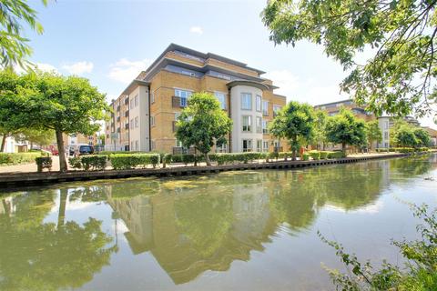 undefined, Ovaltine Drive, Kings Langley