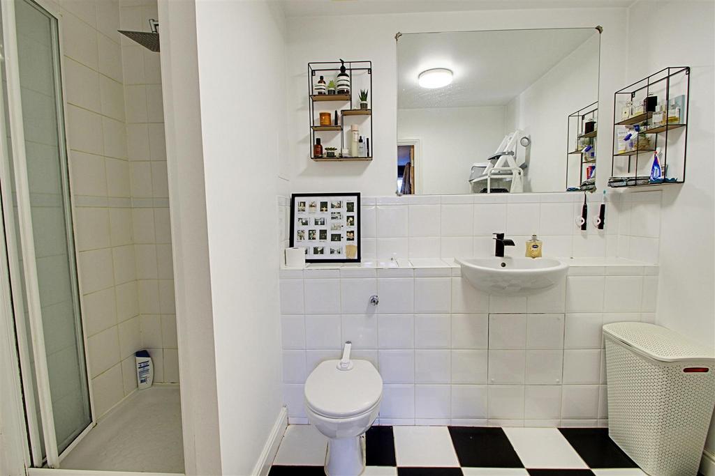 Ensuite.jpg