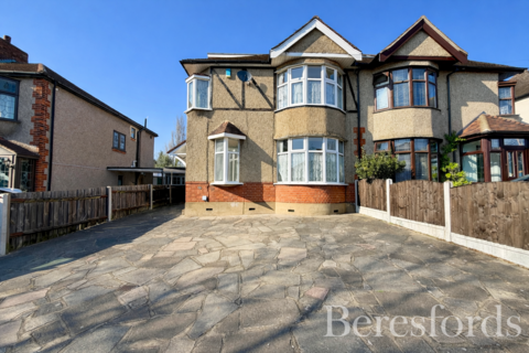 undefined, Ravenscourt Grove, Hornchurch, RM12