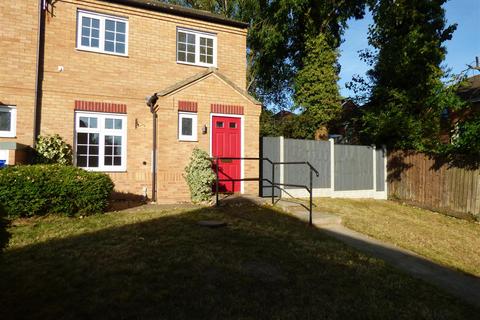 3 bedroom end of terrace house to rent, Malthouse Road, Ilkeston. DE7 4PA