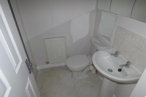 3 bedroom end of terrace house to rent, Malthouse Road, Ilkeston. DE7 4PA
