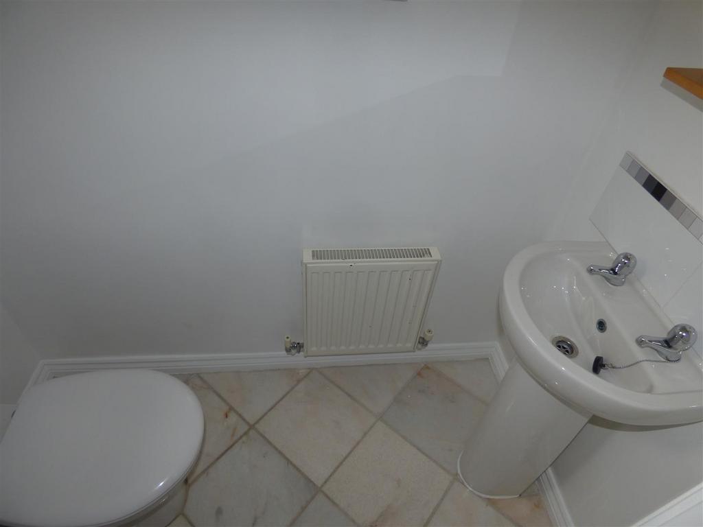 110 Malthouse Road - Cloaks.JPG