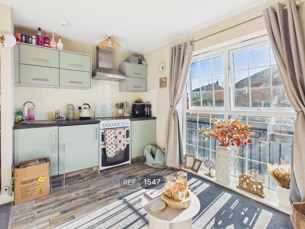 Kitchen & Living area