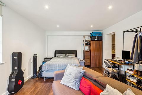 Studio to rent, King Charles Terrace, Sovereign Court, Wapping, E1W