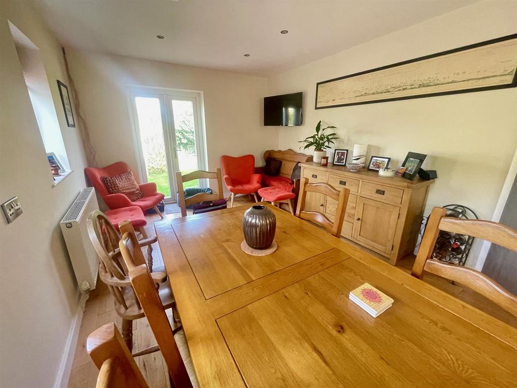 Living/Dining Area