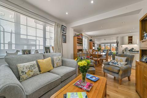 undefined, Stradbroke Grove, Clayhall IG5