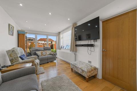 undefined, Stradbroke Grove, Clayhall IG5