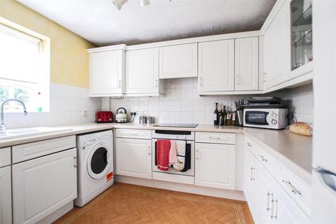 2 bedroom apartment for sale, Village Mews, Bexley
