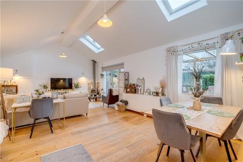 2 bedroom bungalow for sale, Tomlin Well Lane, Apperley Bridge, Bradford, West Yorkshire, BD10