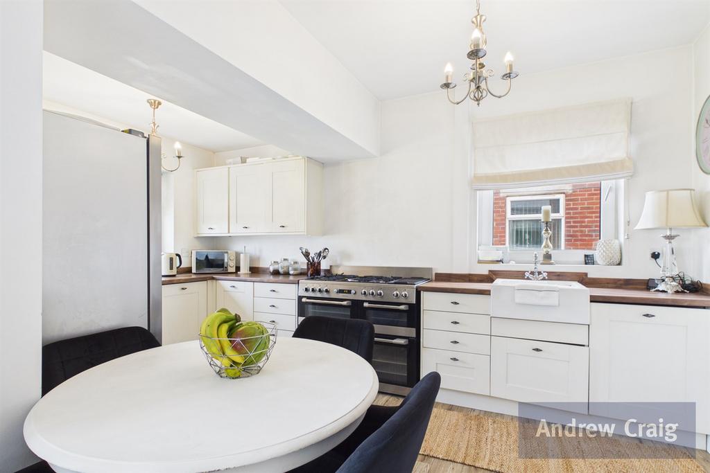 Kitchen Dining / Fa