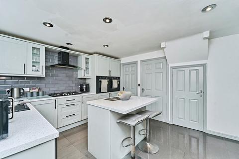 4 bedroom detached house for sale, Fernbank Crescent, Walsall, West Midlands, WS5