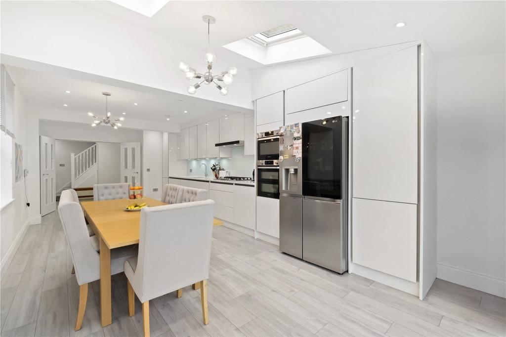 Kitchen/Dining