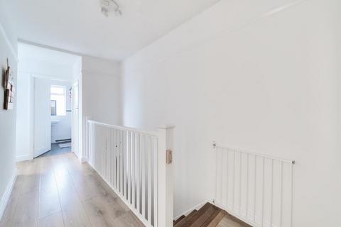 undefined, Sunbury-on-Thames,  Surrey,  TW16