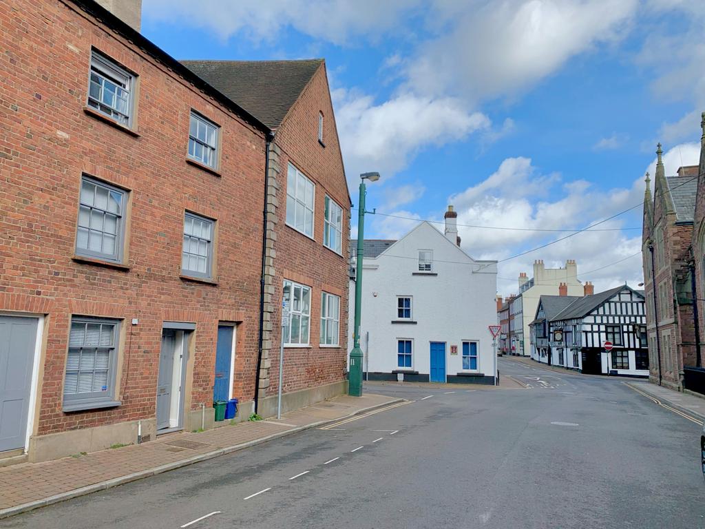 OUTSTANDING, CHARACTER, Grade II, SPACIOUS 4 Bed