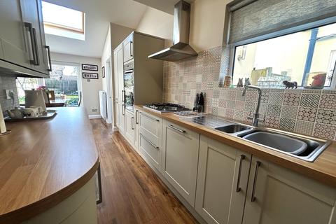 3 bedroom semi-detached house for sale, Fairfield Road, Biggleswade, SG18