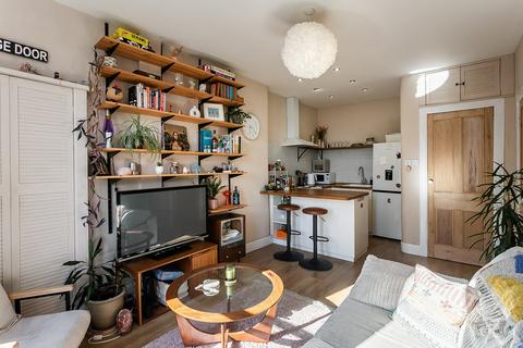 1 bedroom flat for sale, Hawthornvale, Newhaven, Edinburgh, EH6