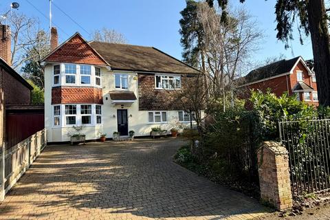 4 bedroom detached house for sale, Gordon Road, CAMBERLEY GU15