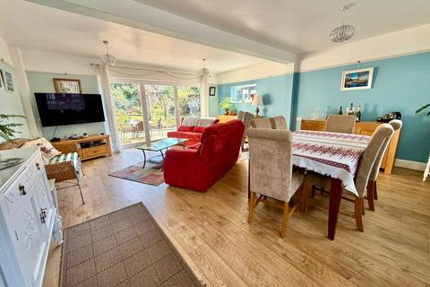 4 bedroom detached house for sale, Gordon Road, CAMBERLEY GU15