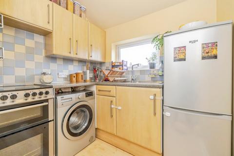 1 bedroom maisonette for sale, Neston Road, Watford