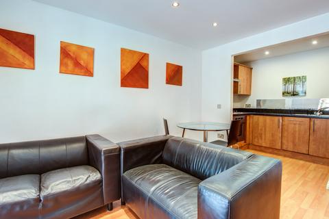 2 bedroom apartment to rent, Curzon Place, Gateshead Quayside,