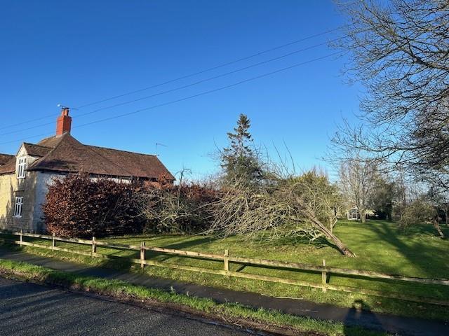 38 Hinton Garden 2.jpg