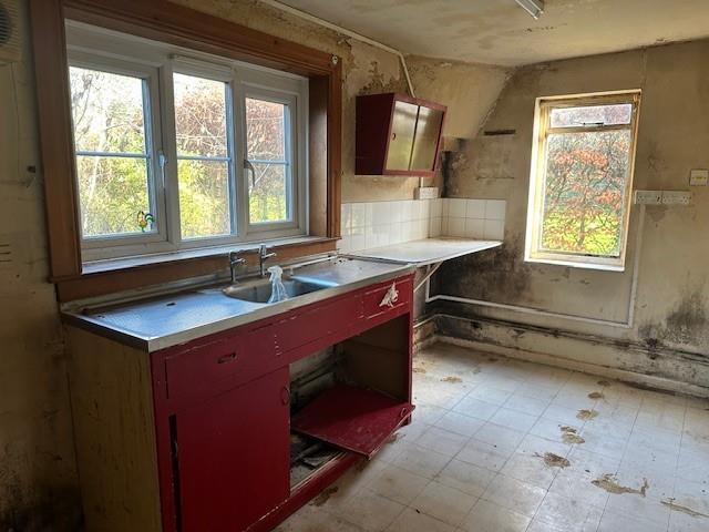 38 Hinton kitchen.jpg